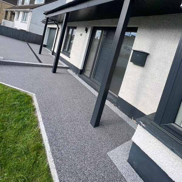 Piemājas teritorija