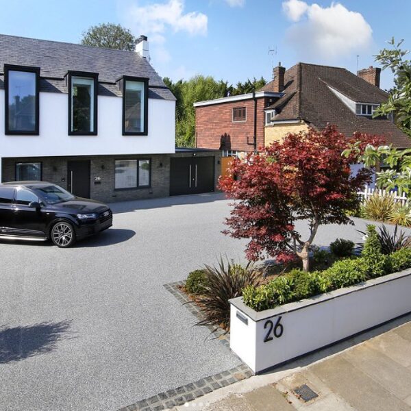 Autostāvieta, akmens paklājs, akmens segums, bruģis