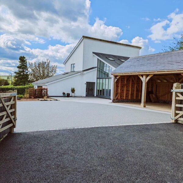 Piebraucamais ceļš, akmens paklājs, akmens segums, bruģis